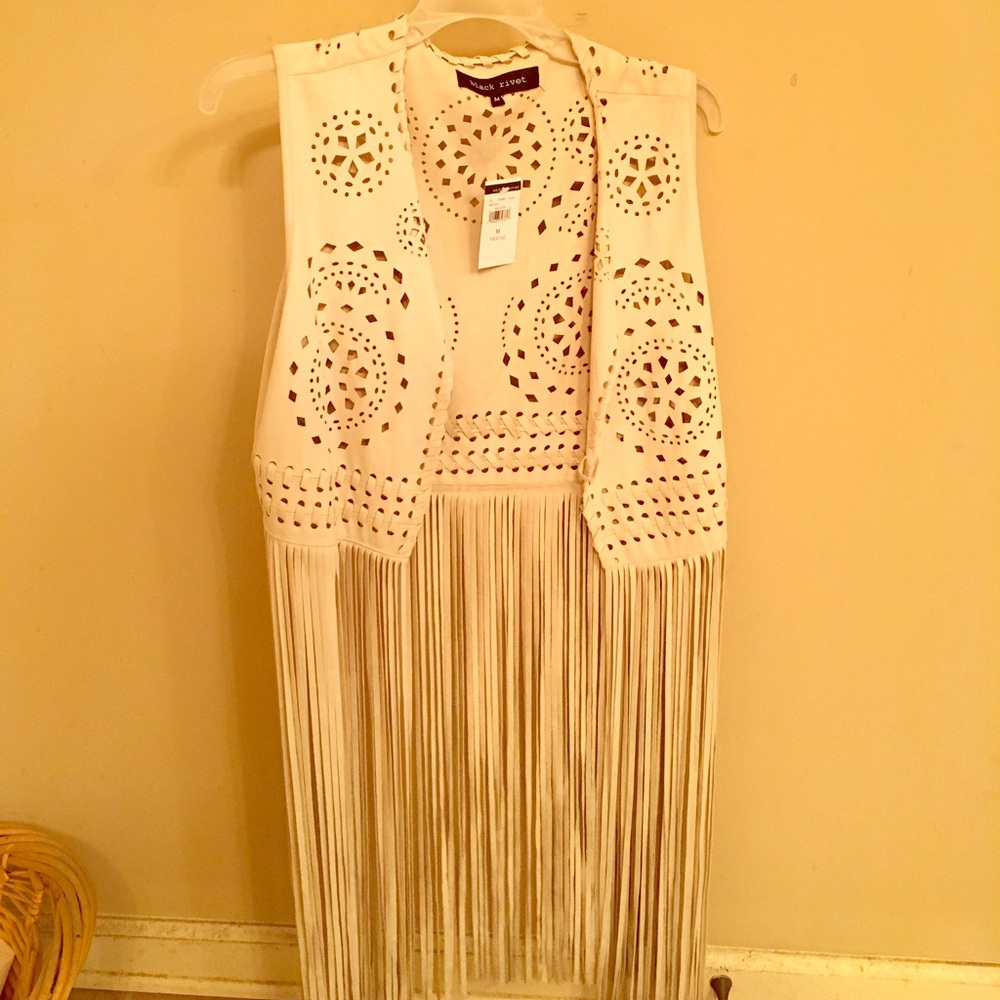 Suade vest fringe. Brand new never worn